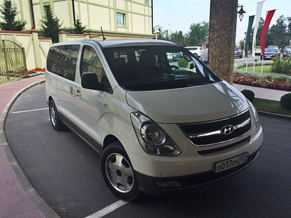 Hyundai H1 - 1.jpg